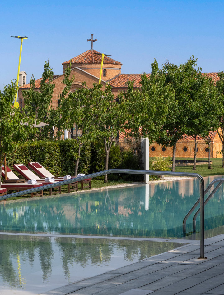 FAMILY POOL (3)